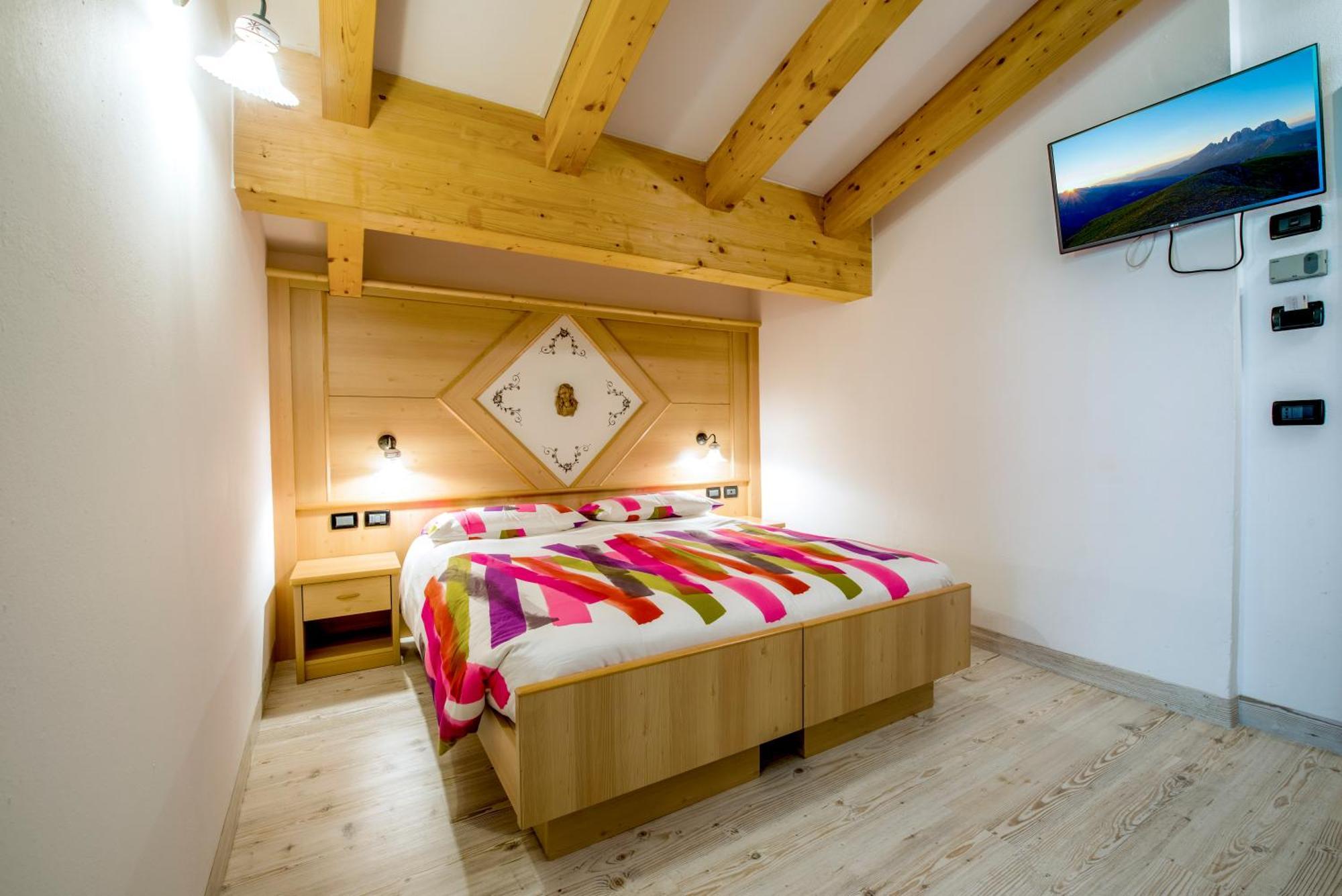Chalet Pineta Relax Location Canazei Exterior photo