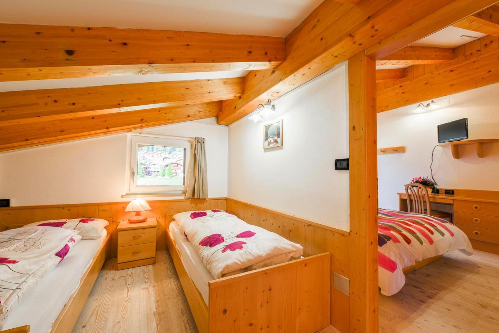 Chalet Pineta Relax Location Canazei Exterior photo